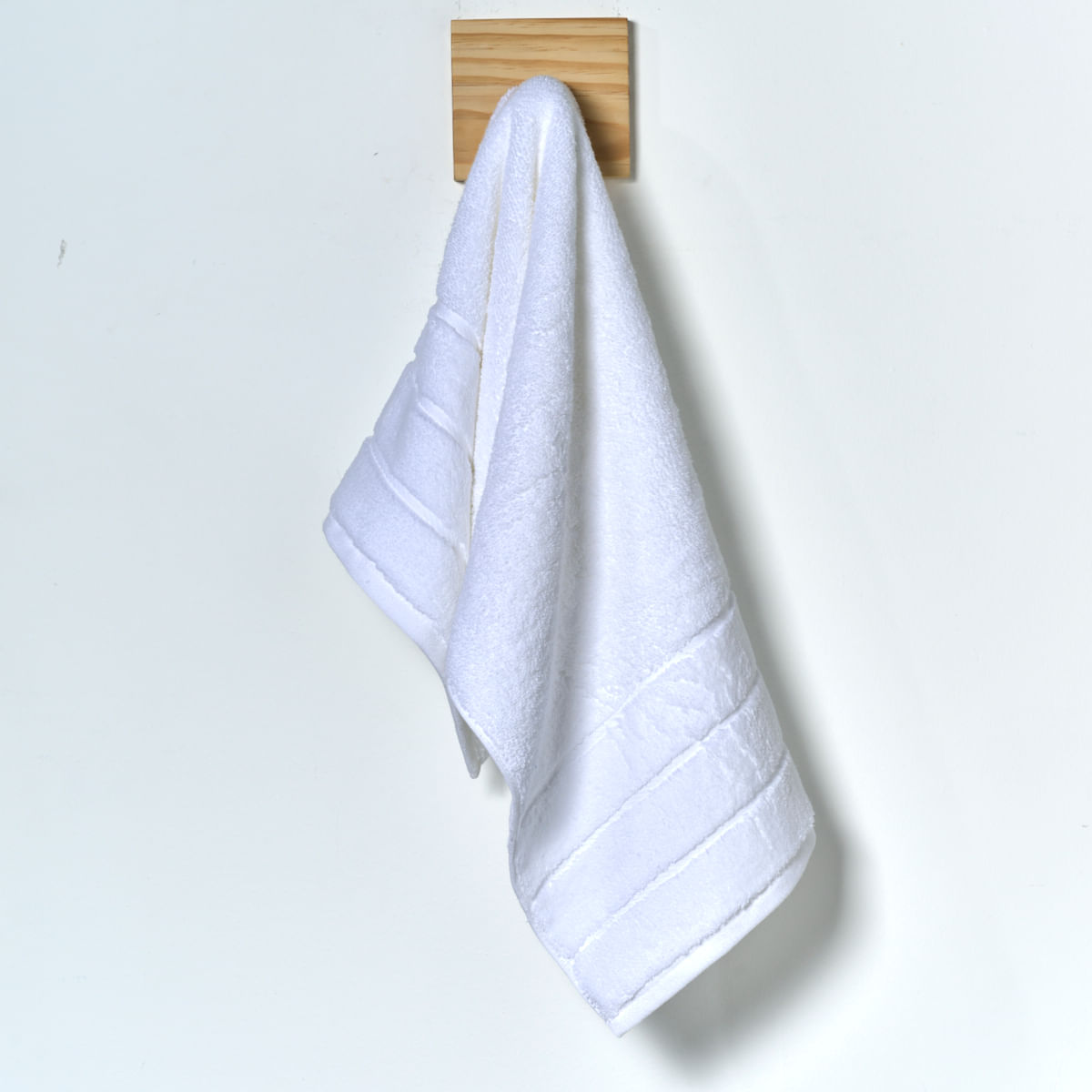 03 13 0043 Toalha Rosto Seven Hundred Branco 001